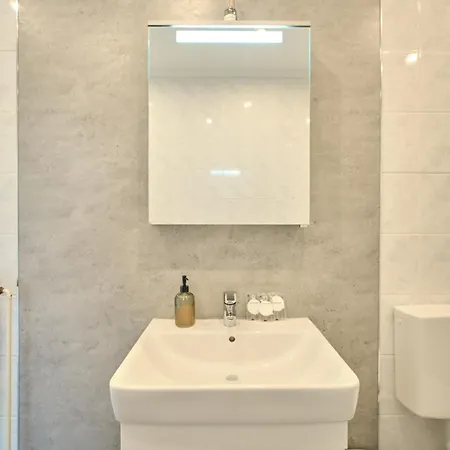 Neu! Stilvolle Altbauwohnung - Ruhig Mit Blick Ins Gruene 公寓 *