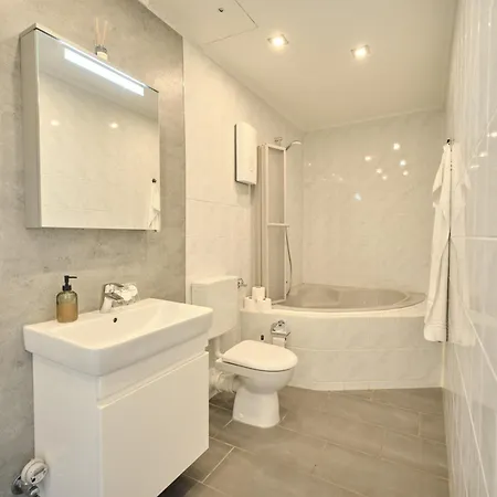 דירה Neu! Stilvolle Altbauwohnung - Ruhig Mit Blick Ins Gruene שטולברג