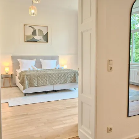 Neu! Stilvolle Altbauwohnung - Ruhig Mit Blick Ins Gruene *