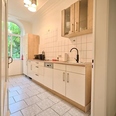 Neu! Stilvolle Altbauwohnung - Ruhig Mit Blick Ins Gruene דירה
