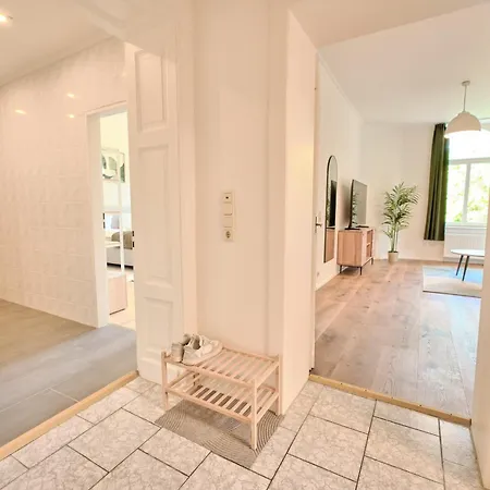 Neu! Stilvolle Altbauwohnung - Ruhig Mit Blick Ins Gruene