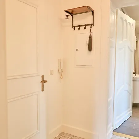 Neu! Stilvolle Altbauwohnung - Ruhig Mit Blick Ins Gruene *